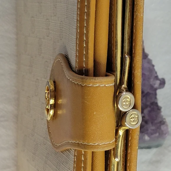 *SOLD ON ANOTHER PLATFORM* Vintage Gucci Micro GG Continental Leather Wallet - Picture 7 of 15